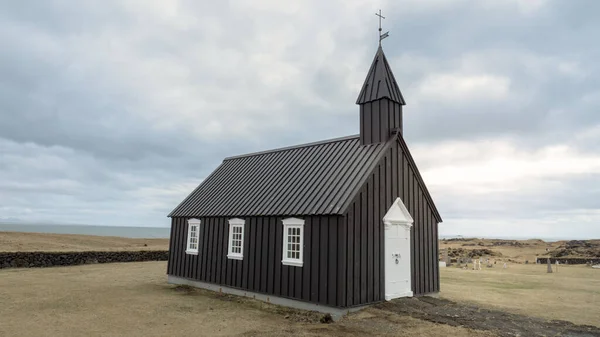 Chiesa Nera Sulla Penisola Snafellsnes Budakirkja Chiesa Budir Islanda Fotografia Stock