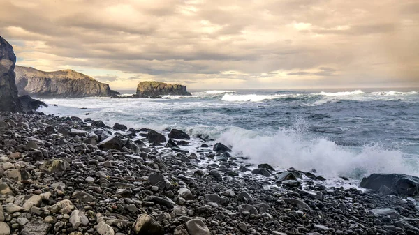 Icelandic Wawes Hitting Coast — Stock Photo, Image