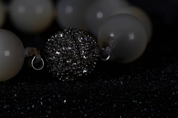 Ohri Makedonya 'sından inci kolyenin yakın çekimi