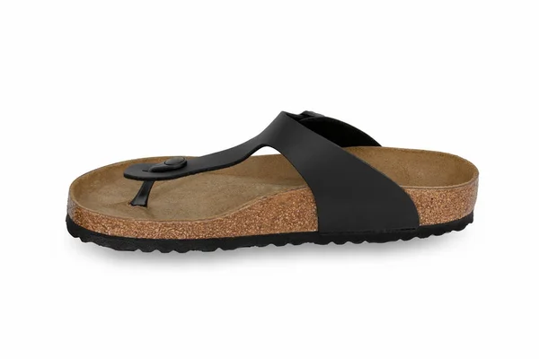 Erkek sandaletinin yan görünüşü parmak arası terlik, beyaz arka planda izole.