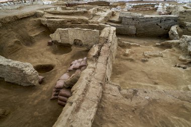 Catalhoyuk is a very rare example of a well-preserved Neolithic settlement and has been considered one of the key sites for understanding human Prehistory for some decades.                     