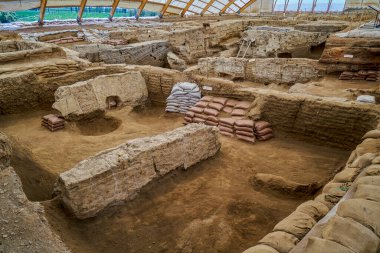 Catalhoyuk is a very rare example of a well-preserved Neolithic settlement and has been considered one of the key sites for understanding human Prehistory for some decades.                     