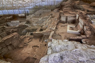 Catalhoyuk is a very rare example of a well-preserved Neolithic settlement and has been considered one of the key sites for understanding human Prehistory for some decades.