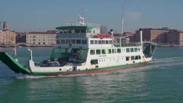 Actv Ferries San Marco Cruising Giudecca Canal High Quality Footage — Vídeo de Stock