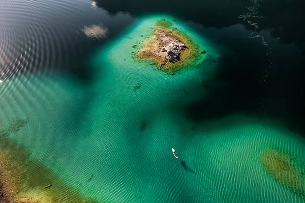 Eibsee 'nin Bavyera, Almanya' daki insansız hava aracı resmi. Yüksek kalite fotoğraf