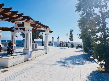 Deniz kıyısının güzel manzarası