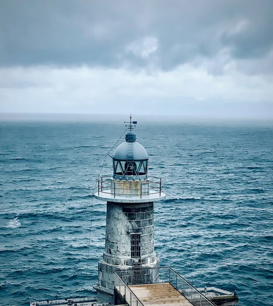 位于伊斯拉尔州北部地中海沿岸的灯塔 — 图库照片