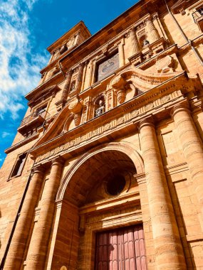 Barselona 'daki eski kilise.