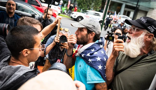 when trump came into town for the first time since  jan6th thing got crazy and both-sides  show up 