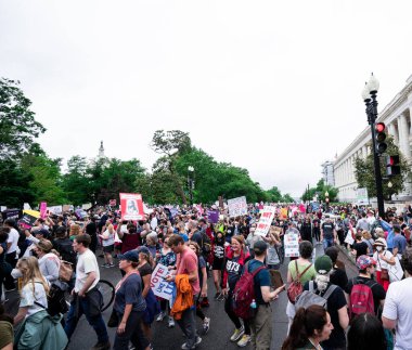  wide shot at a pro test