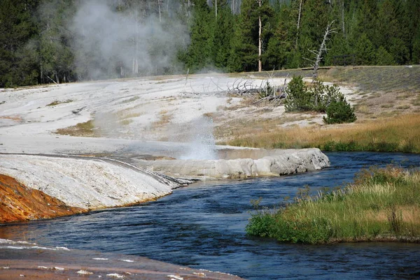 Hydrothermal Landscape Yellowstone National Park Wyoming —  Fotos de Stock