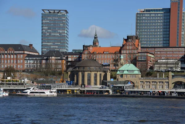Panorama Den Landungsbrücken Der Hansestadt Hamburg — Stockfoto