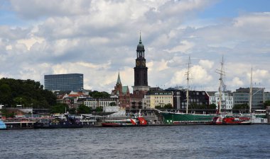 Hanse City Hamburg 'daki Landungsbruecken Panorama