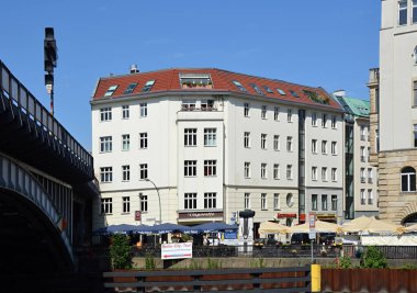 Almanya 'nın başkenti Berlin' deki Mitte Mahallesindeki Tarihi Bina
