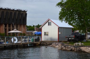 Marquette, Michigan 'daki Superior Gölü' nde rıhtım