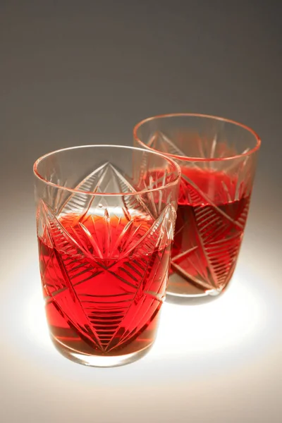 Vasos Cocina Vidrio Con Vino Bebida Color Burdeos Juice Pancartas — Foto de Stock