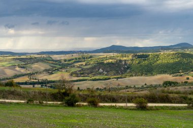 Sonbahar boyunca güzel Toskana manzarası