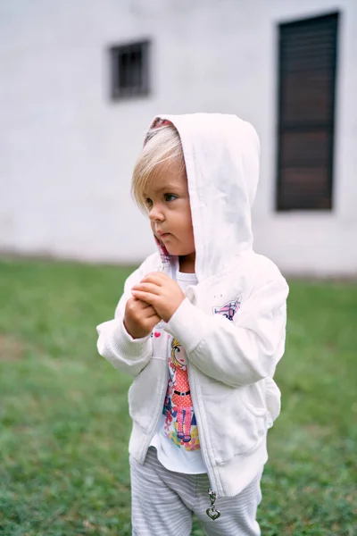 Little Girl White Tracksuit Hood High Quality Photo — Fotografia de Stock