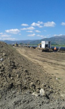 Güneydoğu Avrupa 'daki Petrol ve Gaz Boru Hattı İnşaatı' nda yıkıcı denetim ve teftimden uzak