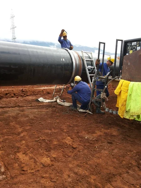 Güneydoğu Avrupa 'daki Petrol ve Gaz Boru Hattı İnşaatı' nda kaynak temizliği ve görsel denetim