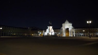 Terreiro Do Paco Building At Night