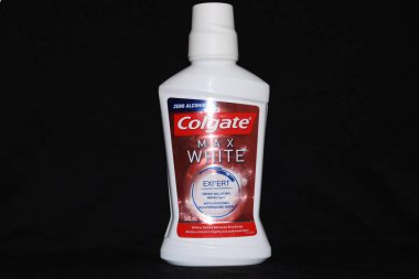 Illustration showing one of Colgate's mouthwash collections