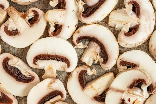 Composição de colocação plana com cogumelos champignon frescos close-up — Fotografia de Stock