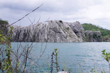 Limestone Mountains after the explosion of concessions.