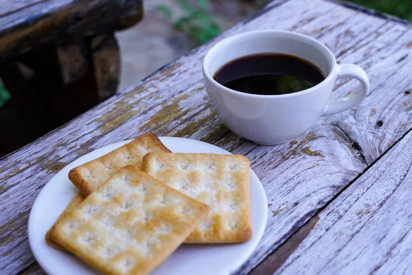 Hot Black Coffee White Cup Crackers Intense Well Together — Stock Photo, Image