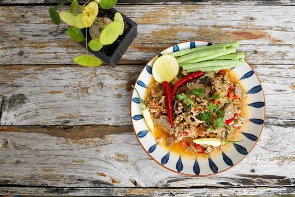 Ensalada Picante Cerdo Picado Servido Con Verduras Frescas Ensalada Cerdo — Foto de Stock