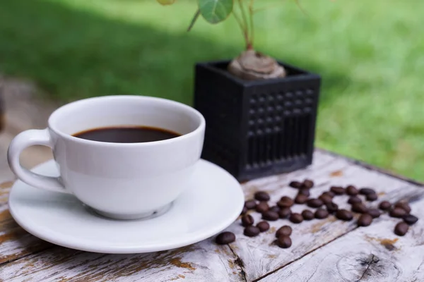 Café Americano Quente Mesa Madeira Velha — Fotografia de Stock