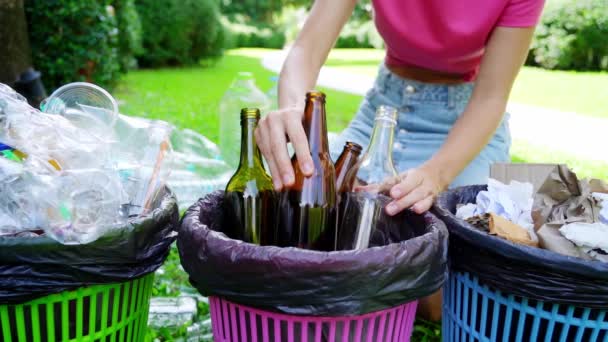 Young Woman Glass Trash Yard House — Vídeos de Stock