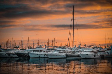 Denizde gün batımı