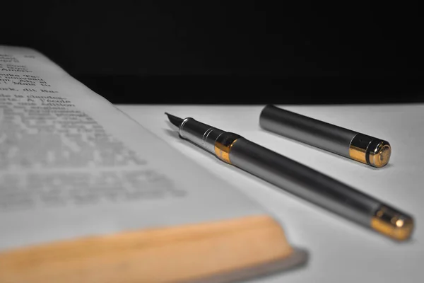 Pen Signature Black Background — Stock Photo, Image