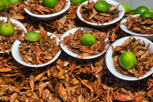 Pequenos Peixes Com Pimenta Limão Cozidos México — Fotografia de Stock