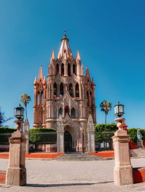 Tarihi şehir merkezinde San Miguel de Allende, Parroquia De San Miguel Arcangel katedrali