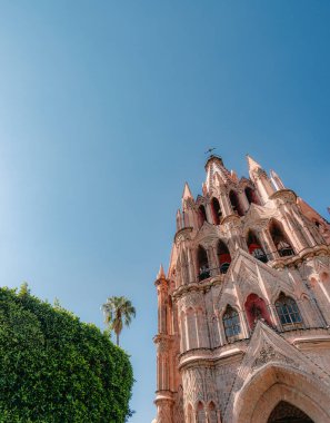 Tarihi şehir merkezinde San Miguel de Allende, Parroquia De San Miguel Arcangel katedrali