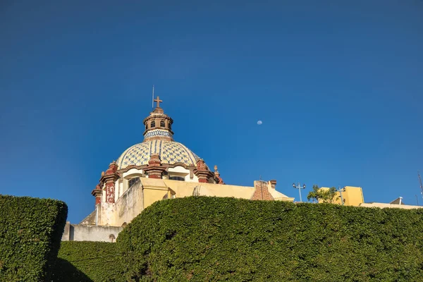 メキシコのケレタロにあるジャルダン ゲレロの教会ドーム — ストック写真