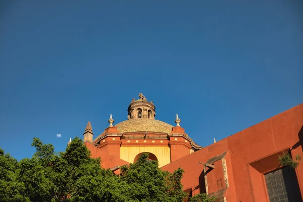 メキシコのケレタロにあるサンフランシスコ アシスの寺院 — ストック写真