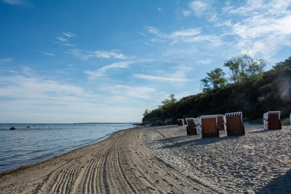 Paniers Plage Osier Blanc Traditionnel Sur Plage Sable Fin Mer — Photo