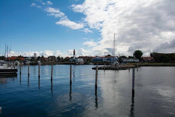 Port Avec Des Bateaux Une Vue Sur Timmendorf Strand Avec — Photo