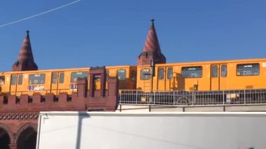 Berlin metrosunun lokomotifi, Berlin metrosu. Sarı Berlin metrosu.