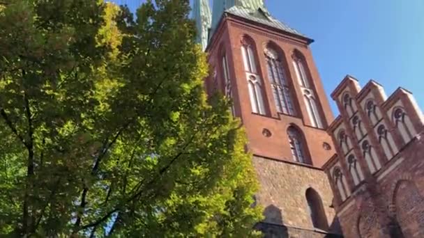 Igreja São Nicolau Nikolaikirche Fachada Uma Antiga Igreja Berlim Igreja — Vídeo de Stock