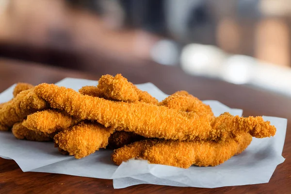 가공된 맛있는 패스트푸드 별미로 만들어 닭고기 — 스톡 사진