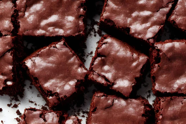 Çikolatalı kek, tatlı ve şekerli aperatif, yüksek kalorili yemek.