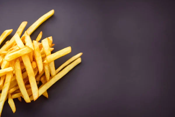 Patates kızartması, popüler fast food ürünü, yağlı yemek.