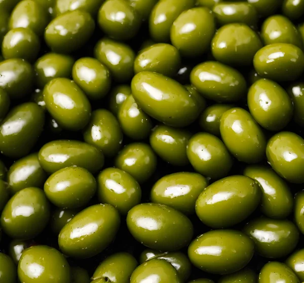 Zöld Olajbogyó Olívaolaj Forrása Egy Reggeli Élelmiszer Tétel — Stock Fotó
