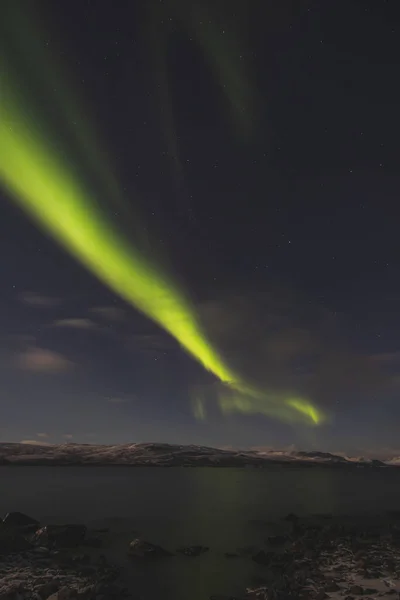 Borealis Aurora Varre Grande Lago Uma Noite Sem Nuvens Kilpisjarvi — Fotografia de Stock