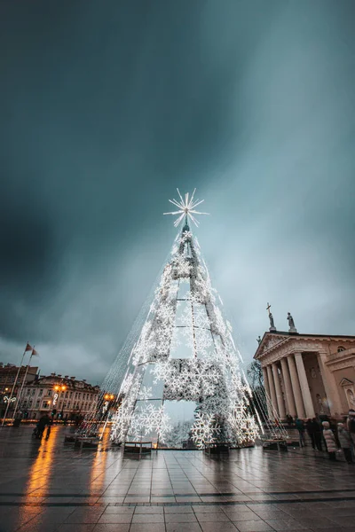 2021 Vilnius Sapin Noël Fait Lumières Blanches Dans Quartier Senamiestis — Photo
