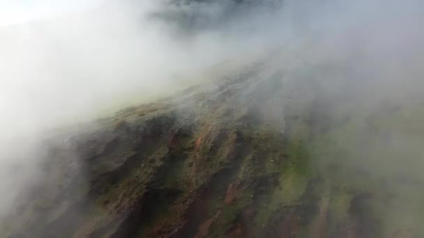 Letecký Pohled Mlhavé Ráno Nad Pastvinami Ribeiry Bravy Tabui Portugalském — Stock video